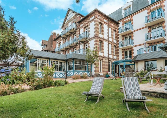 Hotel Restaurant Bellevue Meerblick Villerville Normandy - Bellevue Hotel